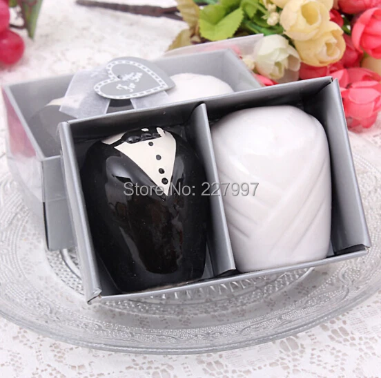 and Groom Salt and Pepper Shakers Kitchen Tools Party Favors Wedding ...