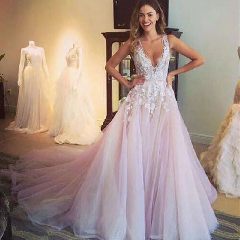 

Lilac Tulle Beach Prom Gowns Deep V Neck Sheer Straps Appliques Backless Boho Evening Gowns Sexy Women Dresses