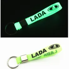 Светящийся силиконовый Автомобильный Брелок-цепочки кольца для ключей Автомобильный логотип для Lada Niva Kalina Priora Granta Largus ВАЗ Samara 2110 автомобильный Стайлинг