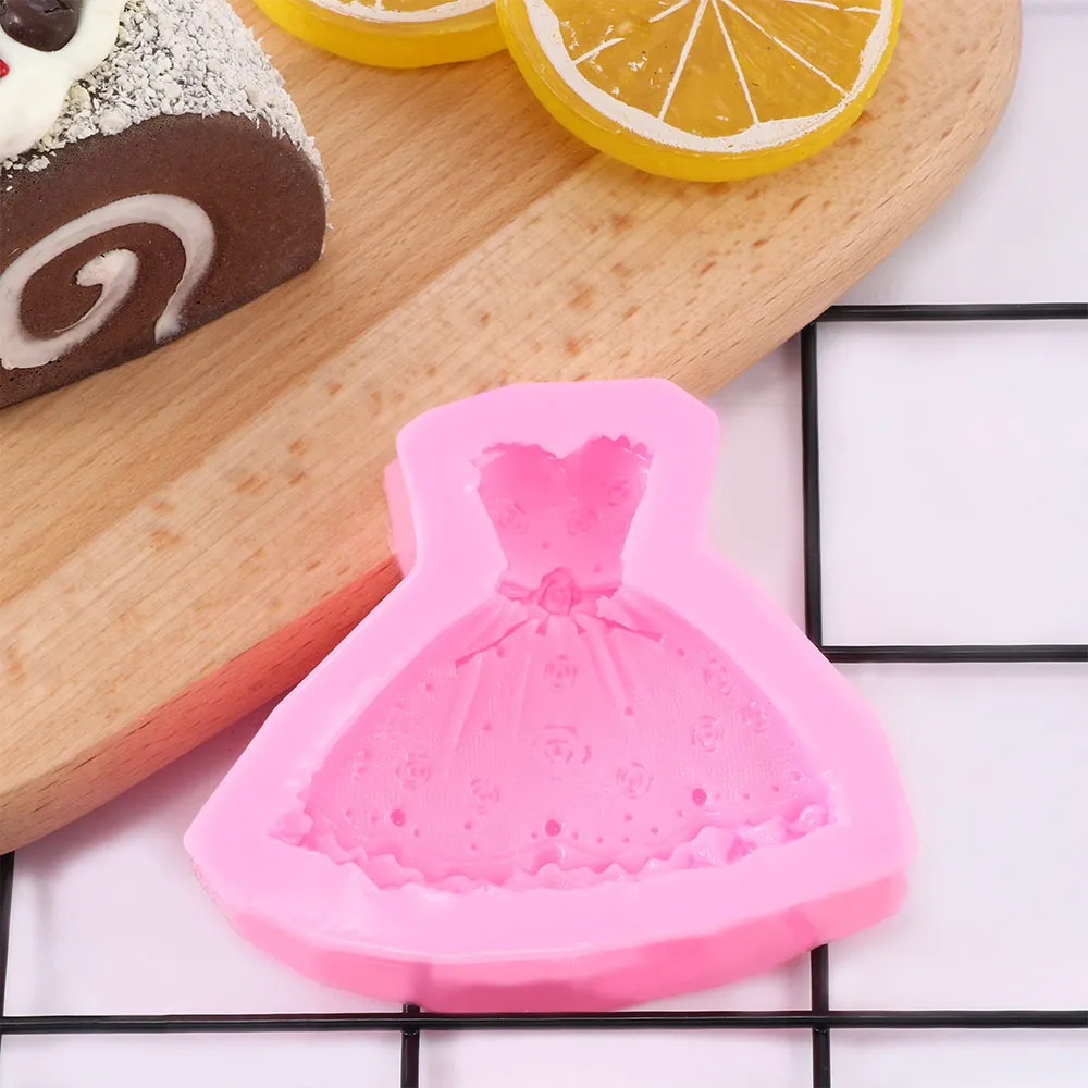

Lovely Wedding Dress Shaped Mould Cake Mold for DIY Sugarcraft Fondant Chocolate Biscuit Handmade Soap Cake Decorating Tools