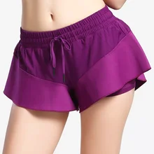 Для женщин Краткости йоги поддельные из двух частей каждого вида спорта Шорты для женщин спортивные Шорты для женщин красивые женские Бег короткие Фитнес одежда для бега 2 в 1