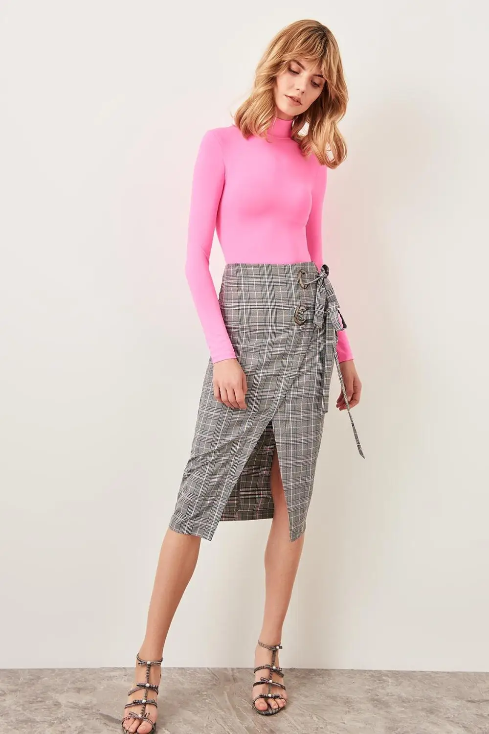 Trendyol-Black-breasted-plaid-skirt-TCLSS19LJ0065.jpg