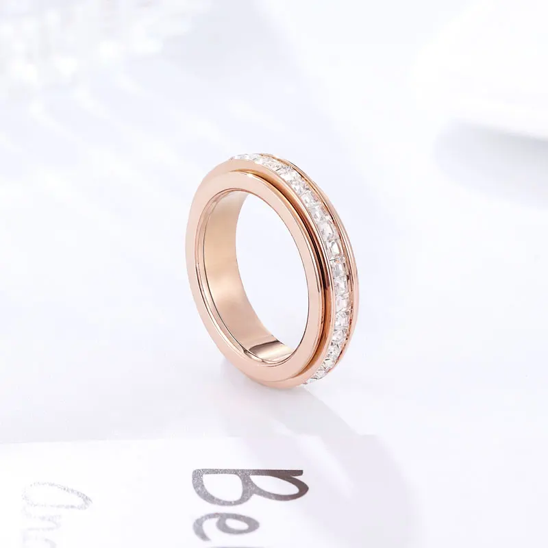 Новое вращающееся блестящее кольцо с квадратным кристаллом для женщин, титановая сталь, золотой цвет, роскошные ювелирные изделия известного бренда, кольцо для любви, подарок