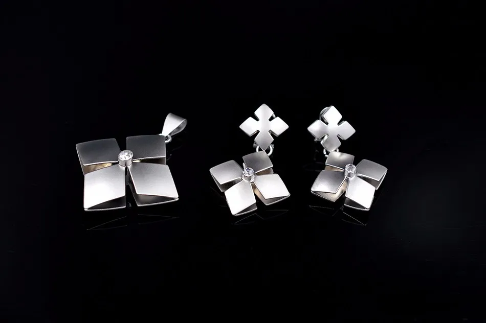 Jewelry sets (8)
