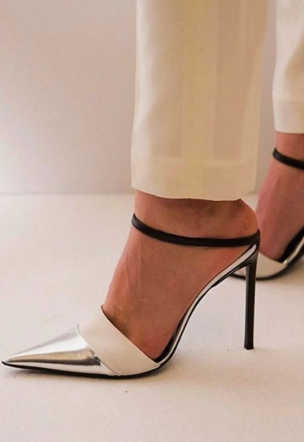 

2019 Sharp Comfortable Sandals 35-40