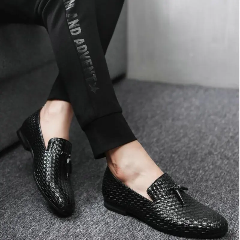 2019 Men Weave Driving Moccasins Comfortable Slip on Loafer Shoes Men Casual shoes Leather Loafers Office Shoes big size LH-86