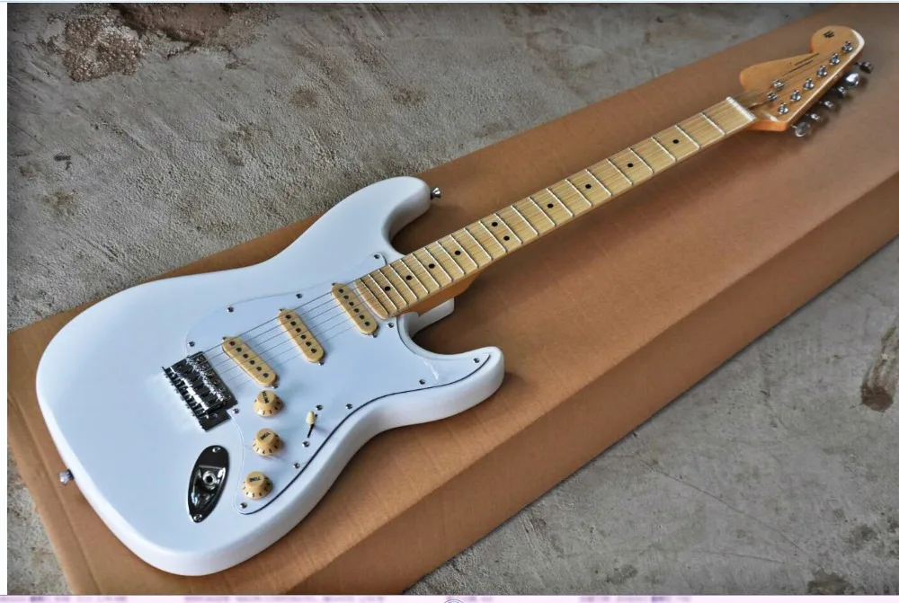 

Top quality FDST-1053 right hand reverse head white color solid body maple fretboard Stratocaster electric guitar, Free shipping