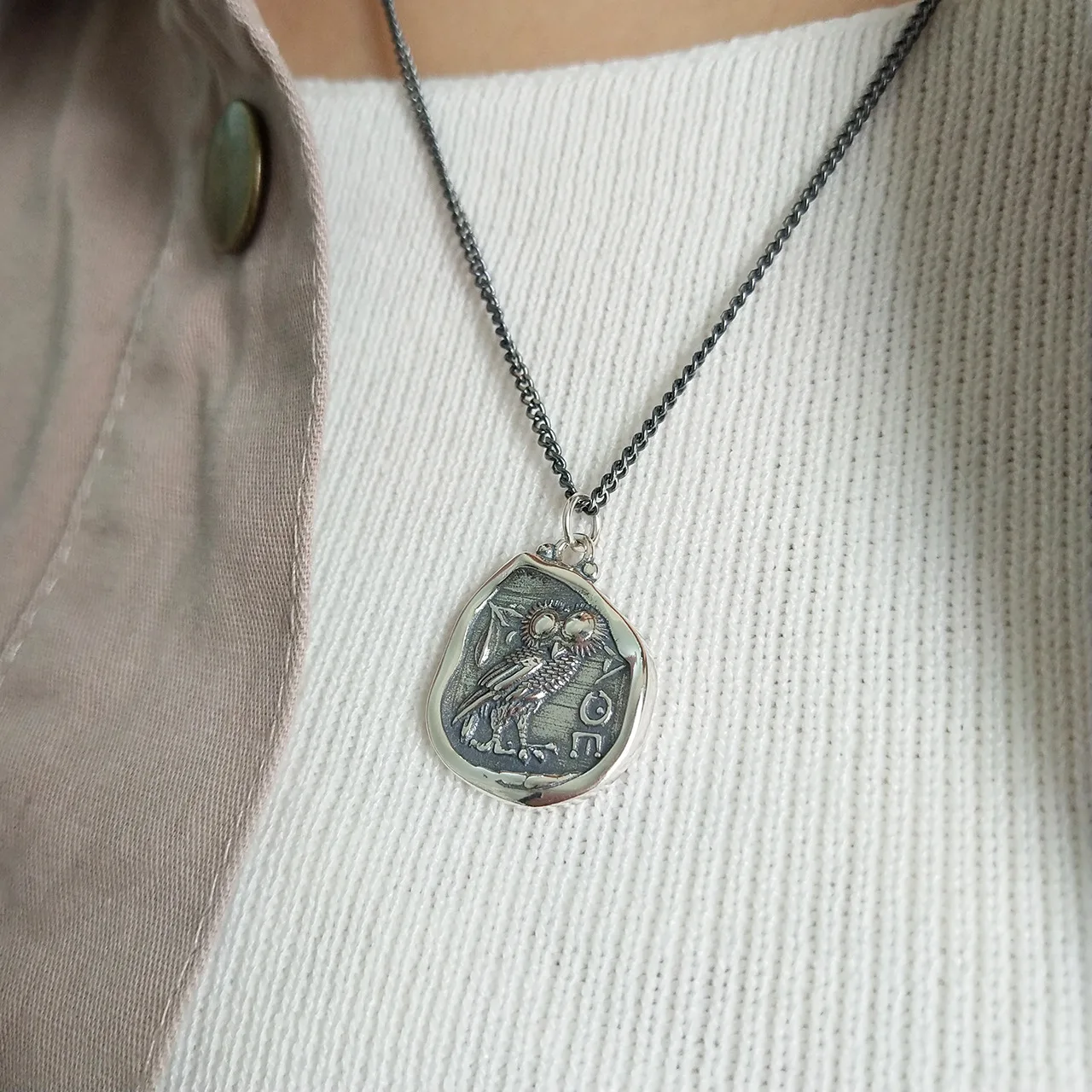 

Vintage Irregular Czrved Owl Solid 925 Sterling Silver Necklace