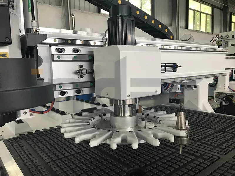 1530 профессиональная Италия 9.0KW 3D с воздушным охлаждением шпиндель производство