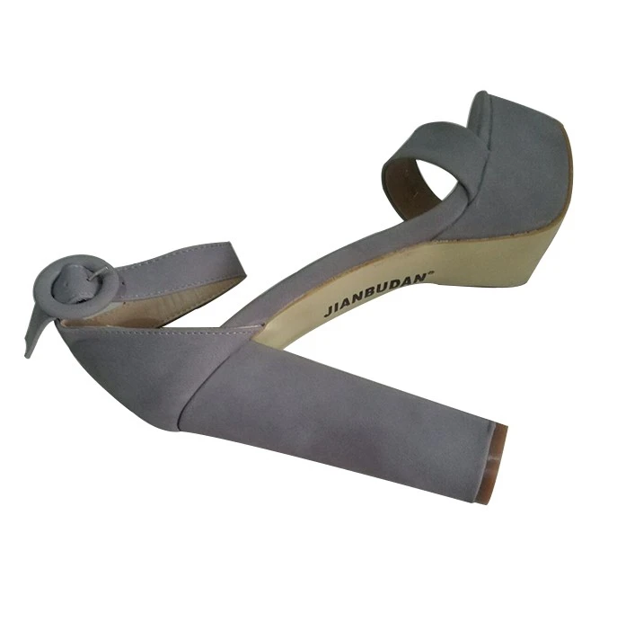 Vanessas 5-flower charm necklace – stylish stainless steel choker for women – high quality jewelry gift for parties Vanessas 5-flower charm necklace – stylish stainless steel choker for women – high quality jewelry gift for parties