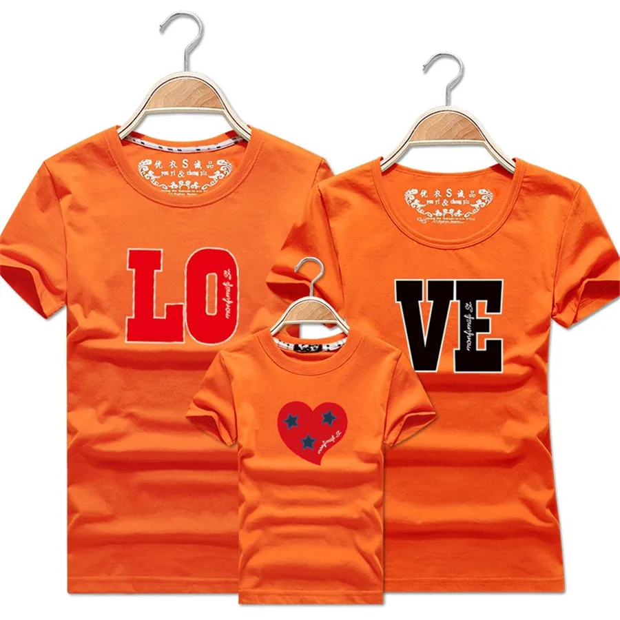 Одежда для мамы и дочки Одинаковая одежда семьи футболка с надписью Love Family Look