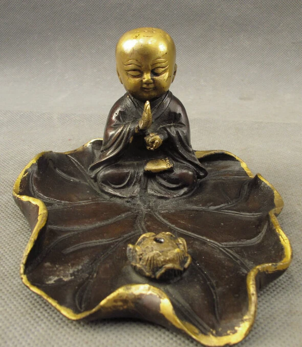 

S2680 Chinese Bronze Gilt Pray Bless Kid Child Monk Buddha On Lotus Leaf Statue Plate D0317