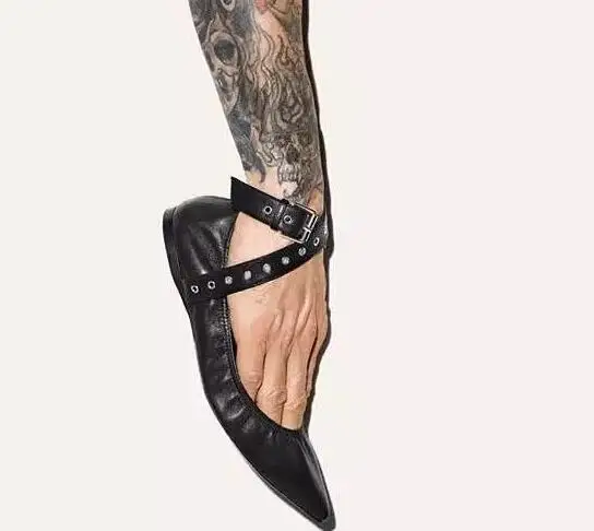 flat nude dress shoes