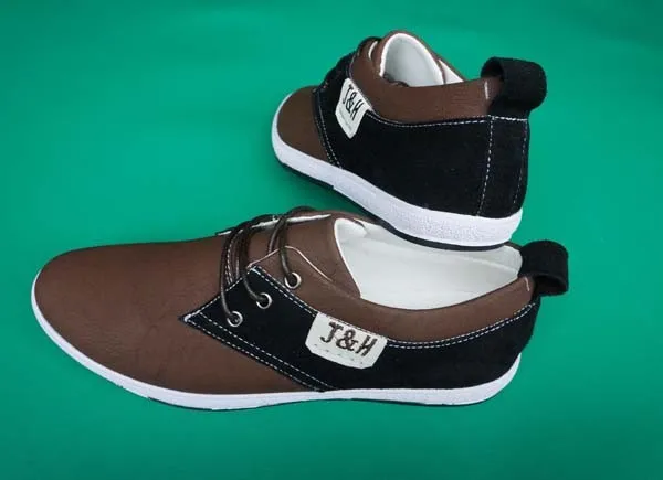 casual shoes company name