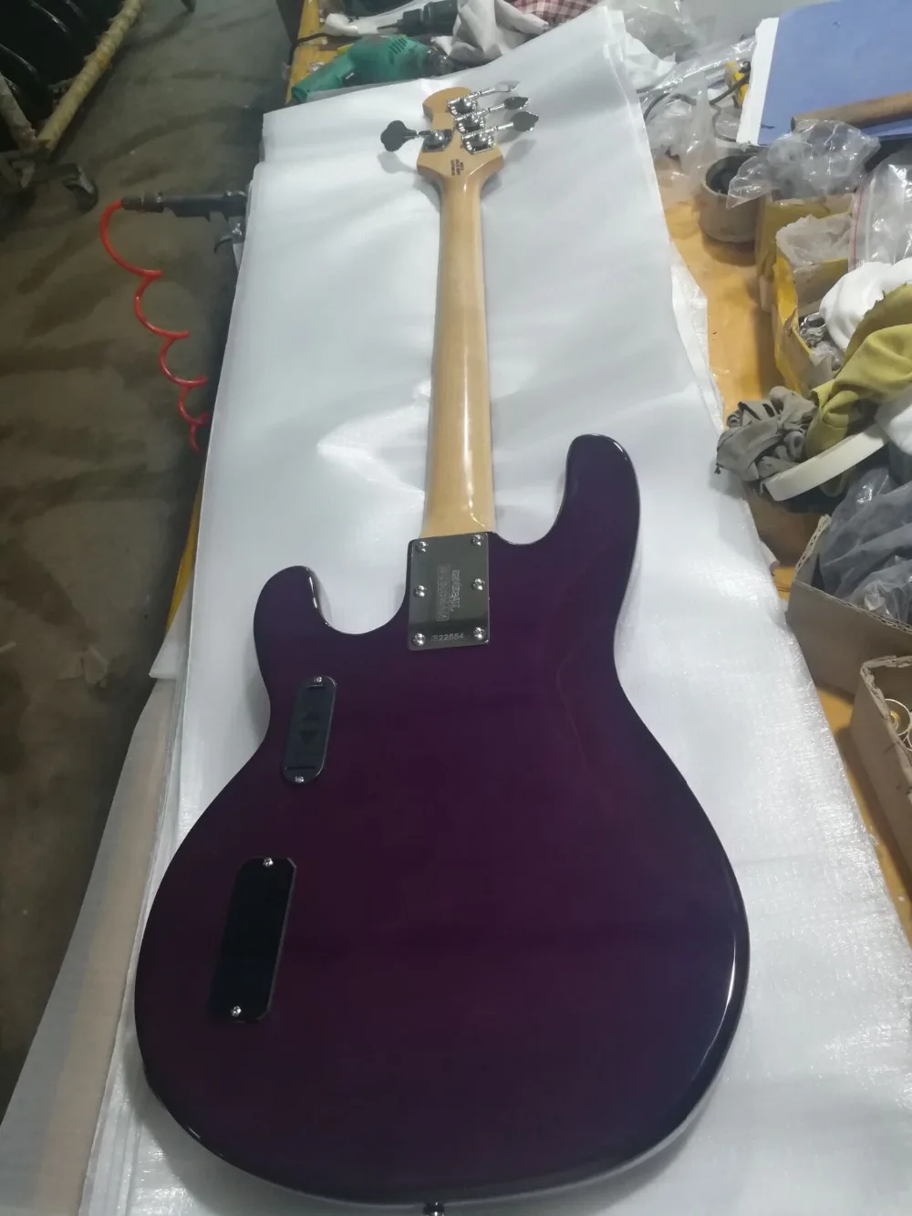 Высокое качество FDMB-7007 прозрачный фиолетовый цвет Черная Пластина твердое тело активный пикап 4 струны Musicman бас