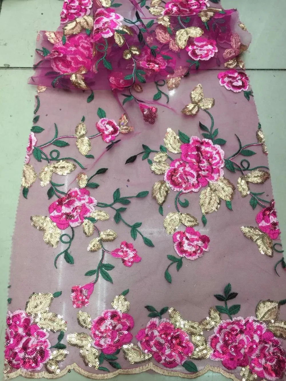 Nice Design Flower Embroidered Tulle Fabric Nigerian Tulle Lace Fabric 