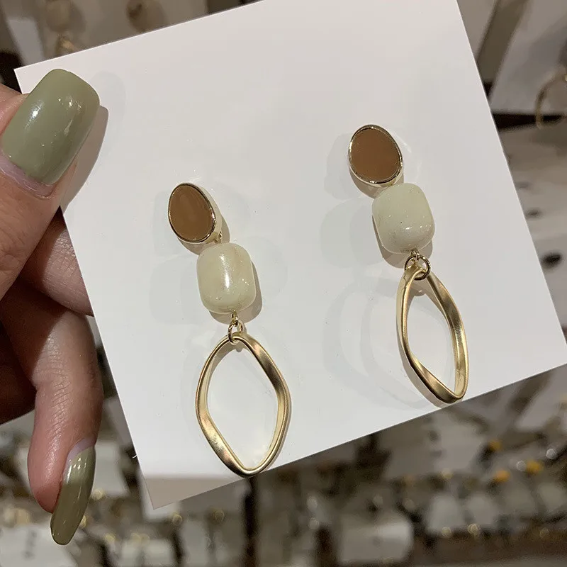 

Dominated new 2019 joker Vintage style long geometry metal Acrylic Drop earring personality Jewelry