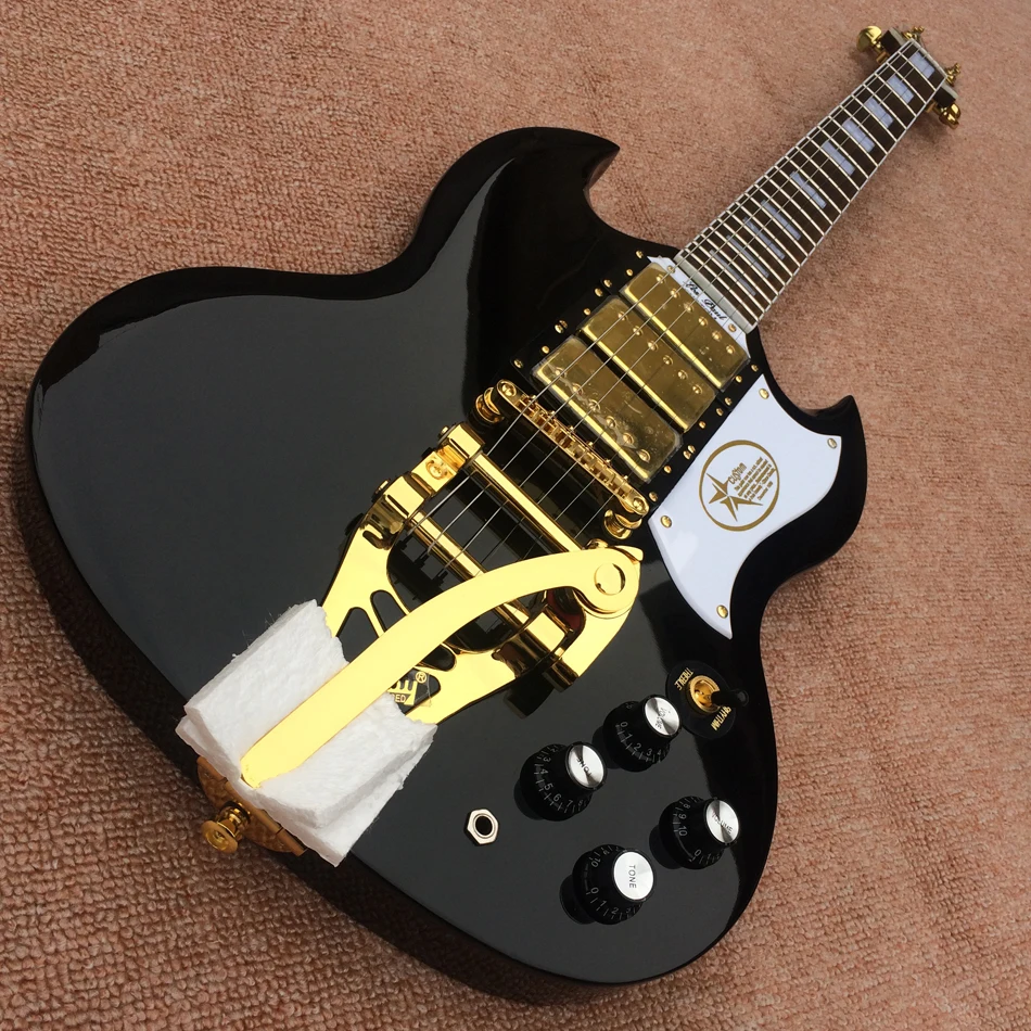 

New high quality custom handmade electric guitar, black electric guitar with 3 pickups gold tremolo system, free shipping