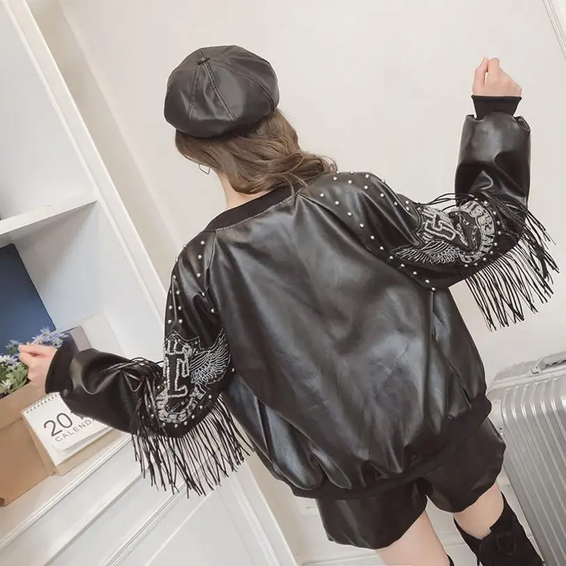 Новинка, модная женская куртка из искусственной кожи с заклепками и кисточками, с вышивкой, свободная униформа, Женская мотоциклетная верхняя одежда, L1023 - Цвет: black
