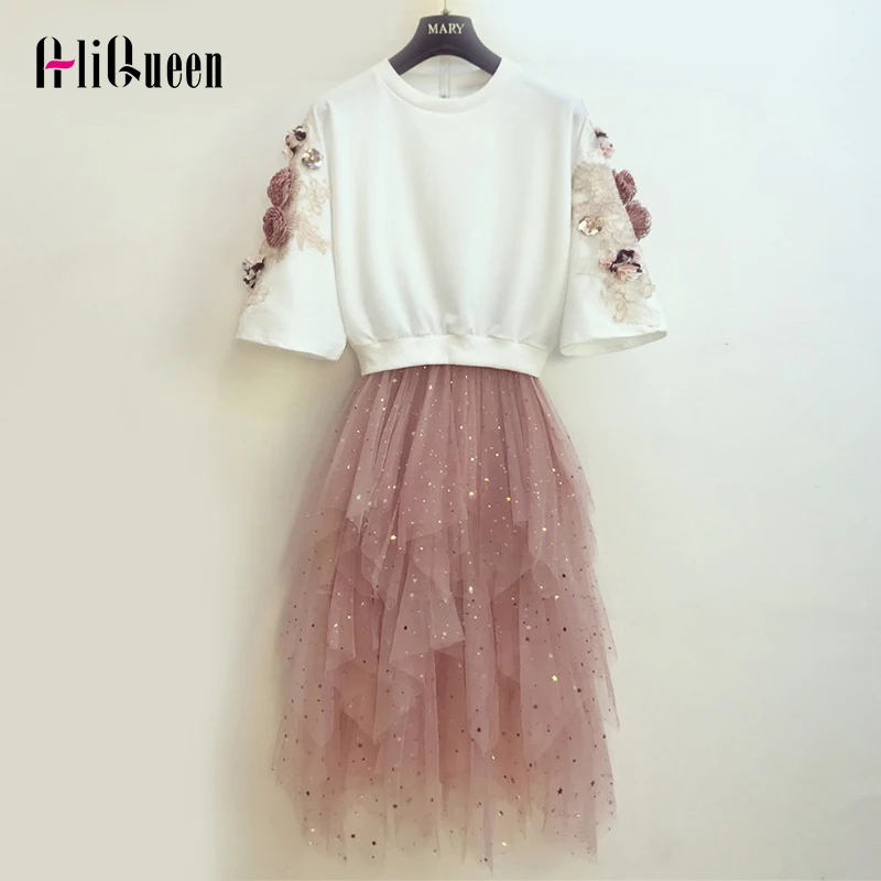 

Women Set 2019 Summer Sweet Floral Embellished Embroidery Pullover Crop Top + Sequined Layer Mesh Skirt Set Women 2 Piece Set