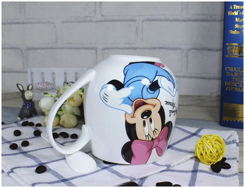 2pcs/Lot Ceramic Couple Mugs Cartoon Mickey Minnie Cups Creative Coffee Milk Tea Cup Christmas Gifts