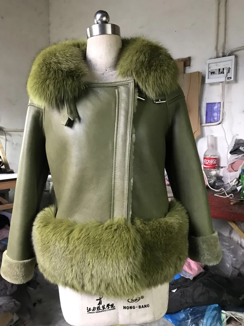 green Для русской зимы, женская шуба из натурального меха, Женская куртка из подлинной овчины, овчина, мех ягненка внутри, мех лисы - Цвет: green