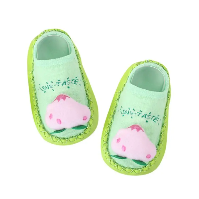 Обувь с рисунком клубники; милые мягкие удобные носки с фруктами для маленьких девочек и мальчиков; нескользящие носки-тапочки; 071
