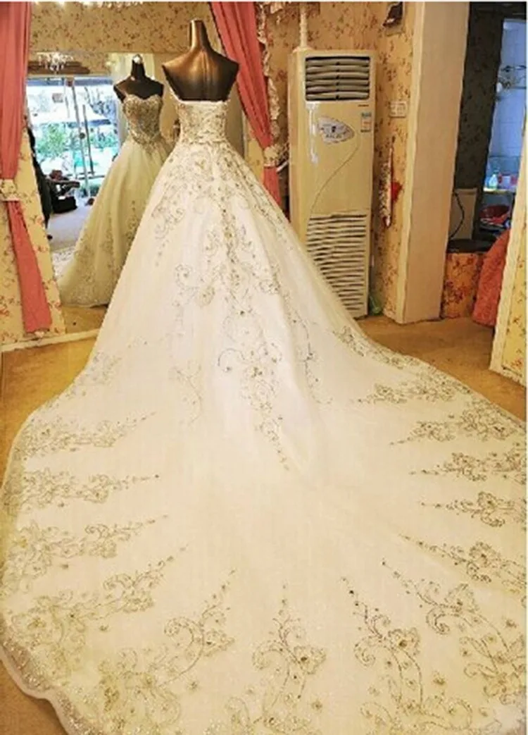 

2017 Gorgeous Luxury Wedding Dresses with Rhinestone Crystal Beaded Bridal Dress Fashion Long Train Wedding Gown