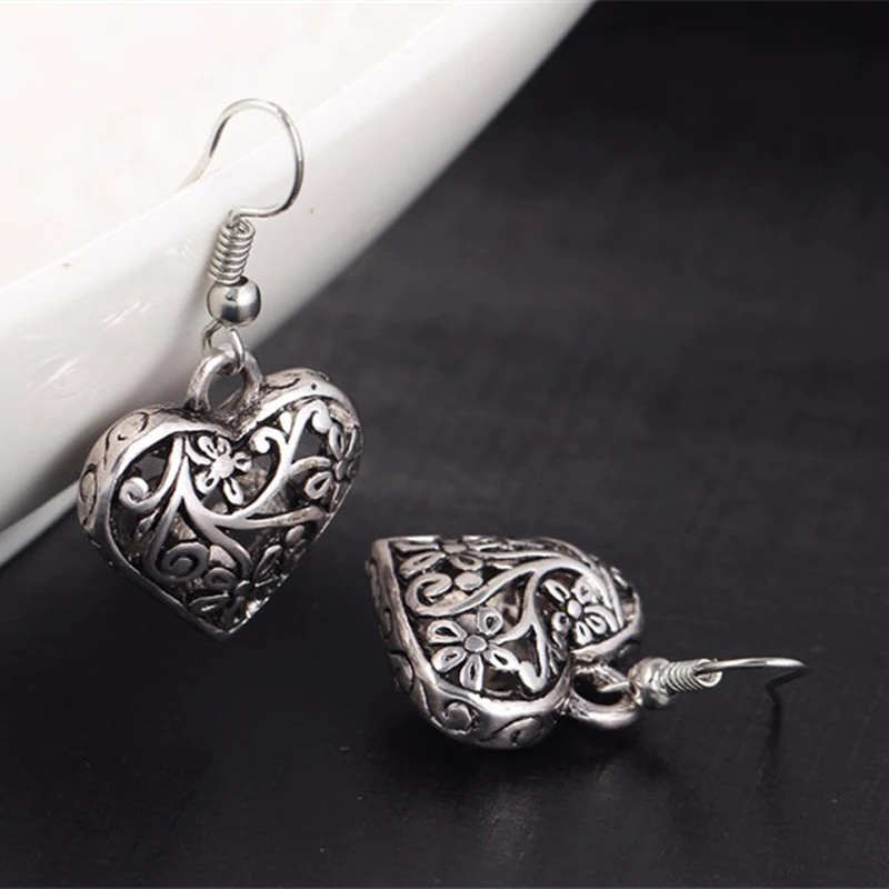 

Fahion Vintage Art Silver Color Hollow Flower Pattern Heart Shaped Dangle Drop Earring For Women Charm Jewelry Ear Accessories