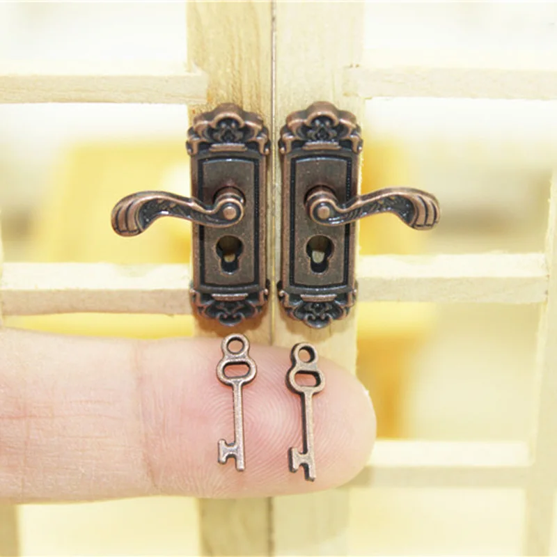 miniature doll lock  (5)