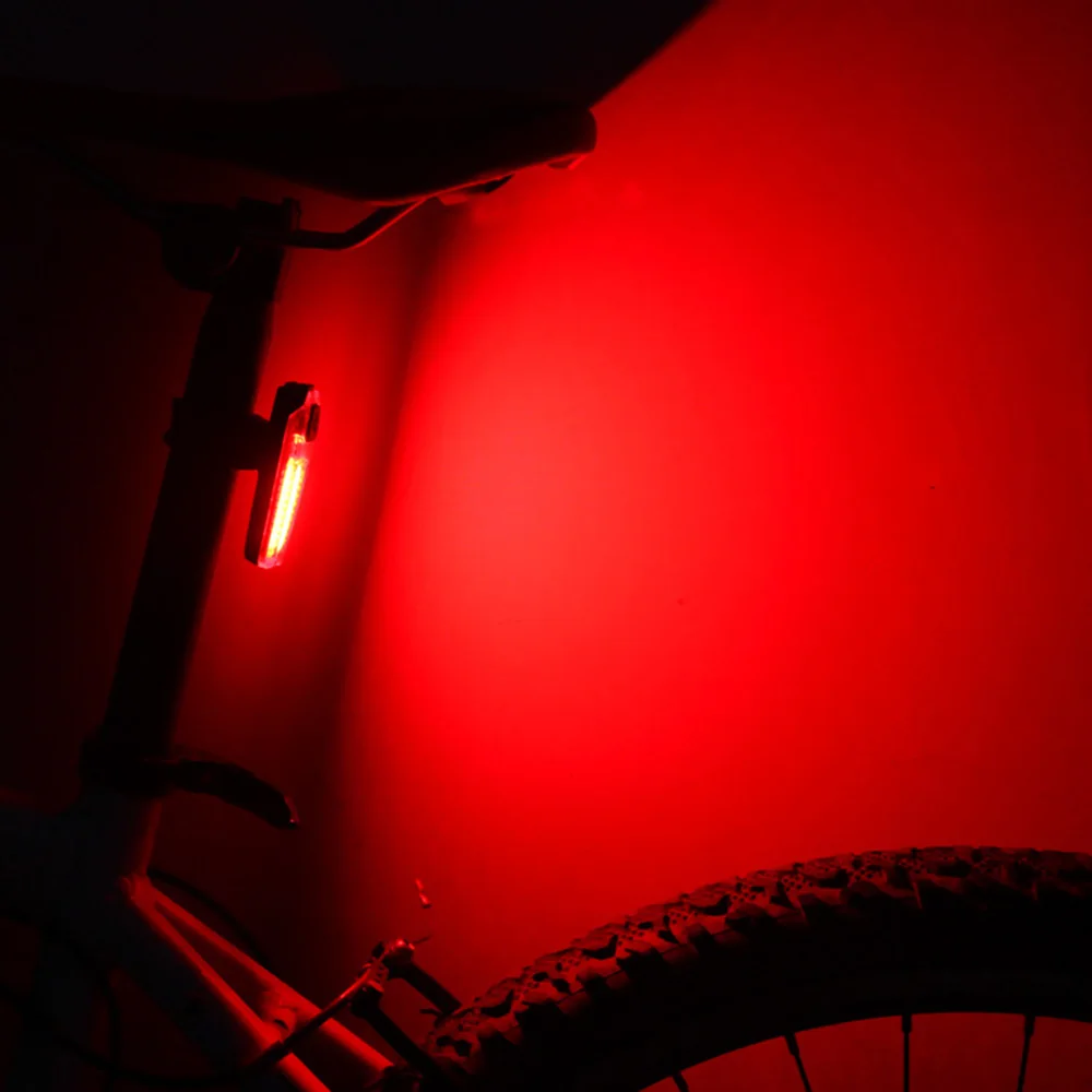 Велосипедный светодиодный Водонепроницаемый хвост светильник зарядка через usb ночной езды на велосипеде защитные Предупреждение светильник велосипед светильник s велосипедные аксессуары - Цвет: Красный