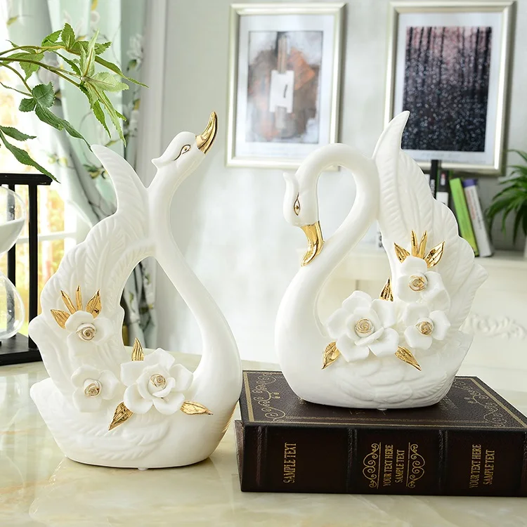 

European ceramic ornaments on a practical Creative Swan living room TV cabinet cabinet decor Home Furnishing wedding gift