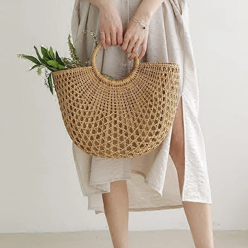 NewStrawBag2019WomenHandWovenHollowHandbagMoonShapeRattanBagBigCapacityDrawstringHandbagCasualTravelBeachBag