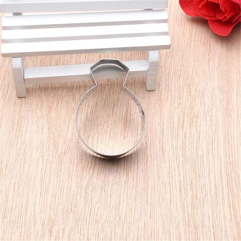 cake ring and cookie cutter set