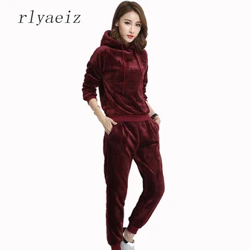 

RLYAEIZ Gold Velvet 2 Piece Set Women Tracksuit 2017 Autumn Winter Sportswear Solid Hooded Hoodies + Pants Casual Sporting Suits