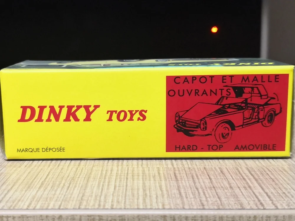 DINKY TOYS 1/43 MERCEDES-BENZ 230 SL литая модель автомобиля