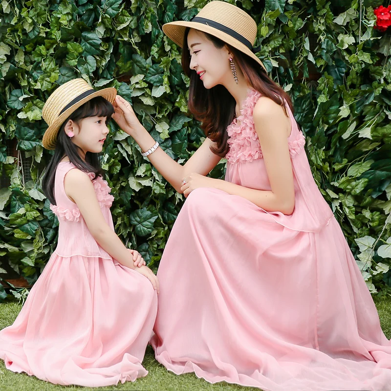 

Mother and Daughter Sets Spring and Summer Europe and America Beach Resort Bohemia Silk Fashion Dress Family Clothing Outfits