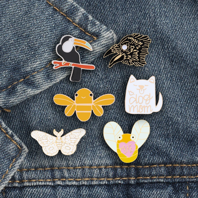 

Cartoon Animal Brooches Parrot Butterfly Bee Eagle Dog Enamel Badge Metal Bird Pins Denim Jackets Backpack Jewelry Gift For Kids