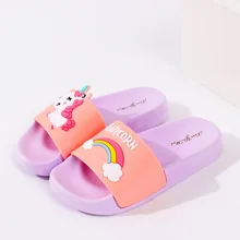 Новые Мультяшные радужные тапочки с единорогом для маленьких мальчиков и девочек; детская летняя пляжная Водонепроницаемая домашняя обувь; Детские уличные новые сандалии