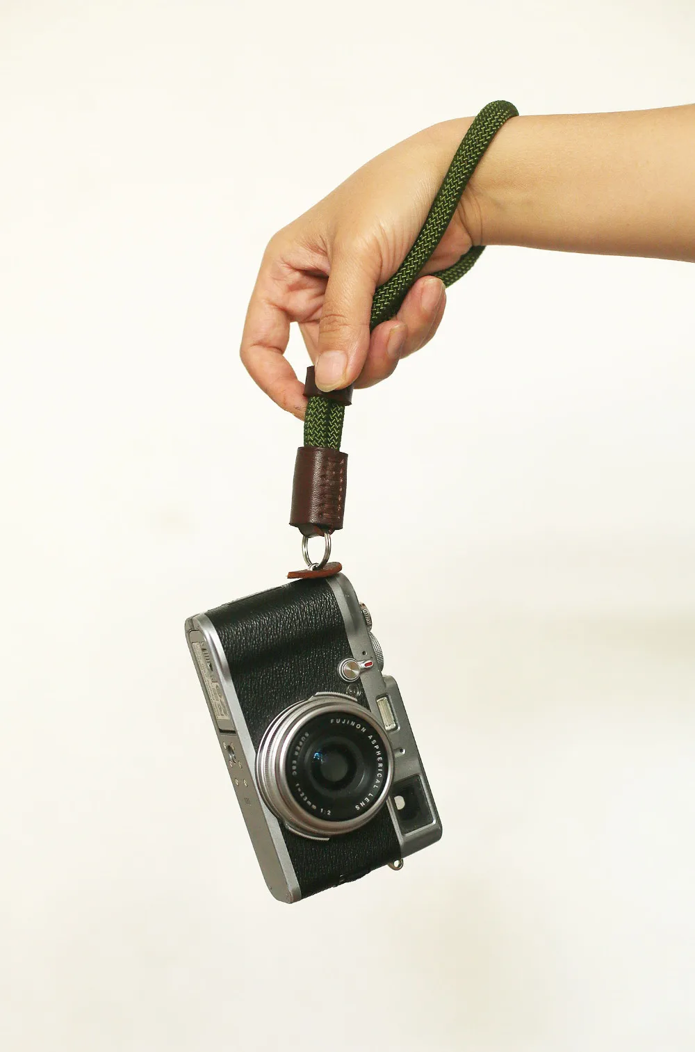 Army-green-soft-climbing-rope-10mm-handmade-camera-wrist-strap-tan-Windmup (10)