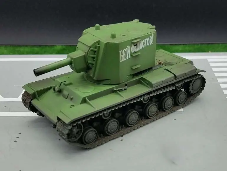 KV-2 Советского Союза СССР армии в начале российские 1: 72 готовой easy Model бак