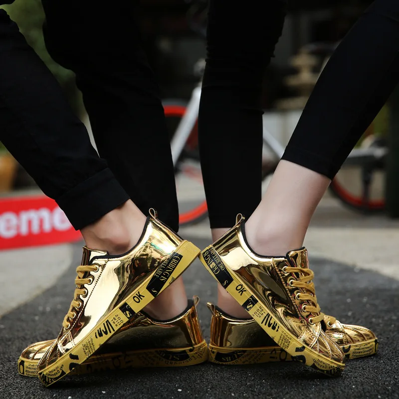 

2019 spring new women's shoes non-slip couple shoes fashion personality street tide students comfortable light shell head shoes