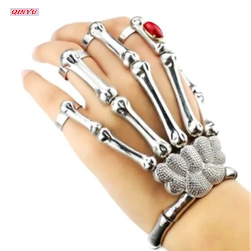 

Fashion Halloween Props Hand Bone Punk Rock Hand Bone Bracelet Hand Skull Bracelet for Women Halloween Decorations 5ZHH035