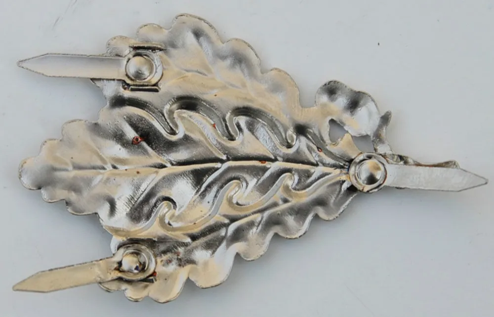 WW2 German Army Sniper Oak Leaf Metal Cap Badge-GM012