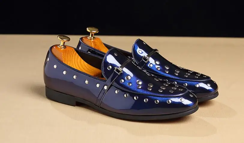 En Velours Business Robe 2019 blue Cuir Party Hommes black Mariage Pointu Bal Bureau Red Rivet Mâle De Pour Mode Messieurs Chaussures AzwnXqw0O