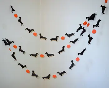 

Halloweenie Garland with Dachshunds and Pumpkins
