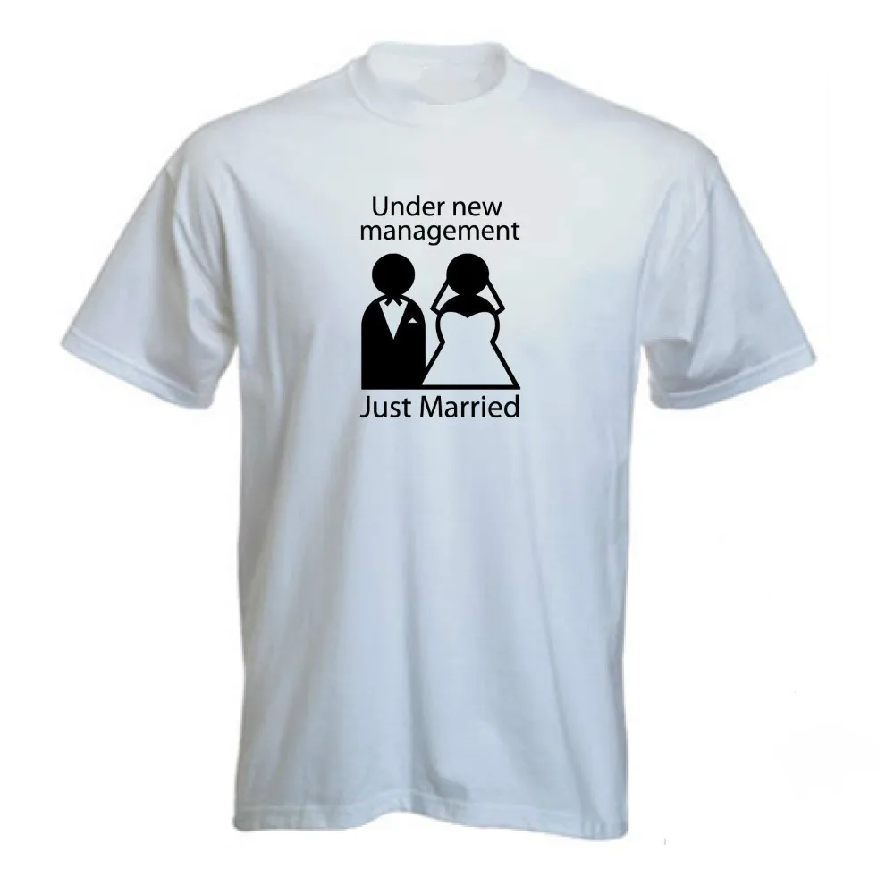 Под новым руководством-Просто Married' мужские ЖЕНИХА/БРАК/СВАДЬБА ФУТБОЛКА [TopTee