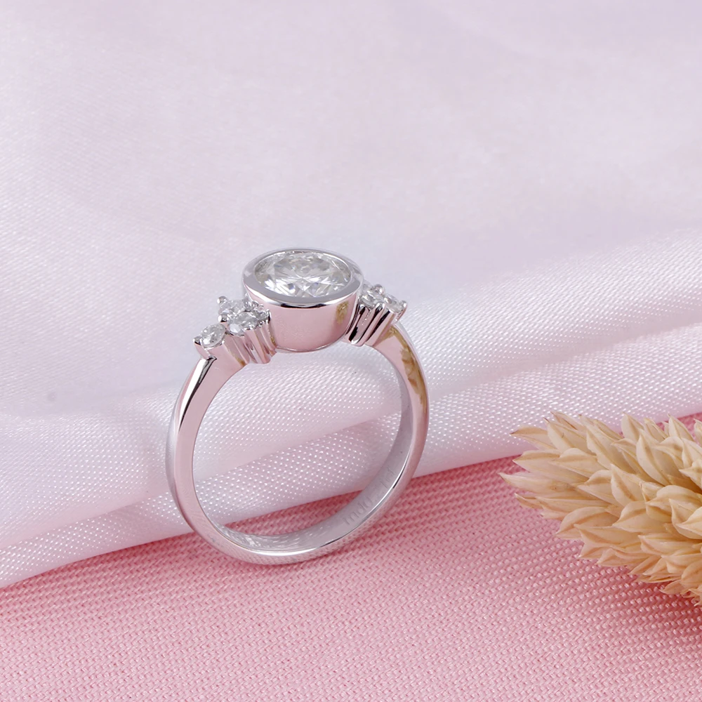 MOISSANITE EMGAGEMENT RING (5)