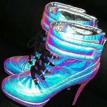 Женские цветные ботильоны в стиле панк из блестящей кожи с зеркальной отделкой; женские разноцветные ботинки на платформе и тонком высоком каблуке со шнуровкой для сцены