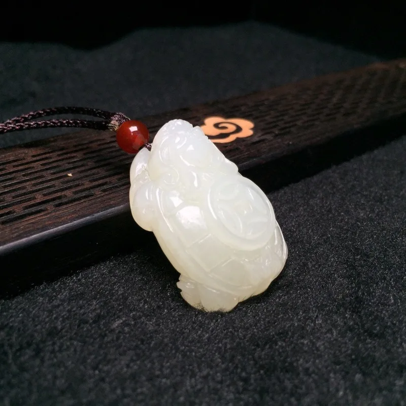 

2019 New Reiki Buda Shipping Hotan Flower Tortoise Pendant Necklace Money Ten Thousand Turtle Authentic Guarantee Certificate